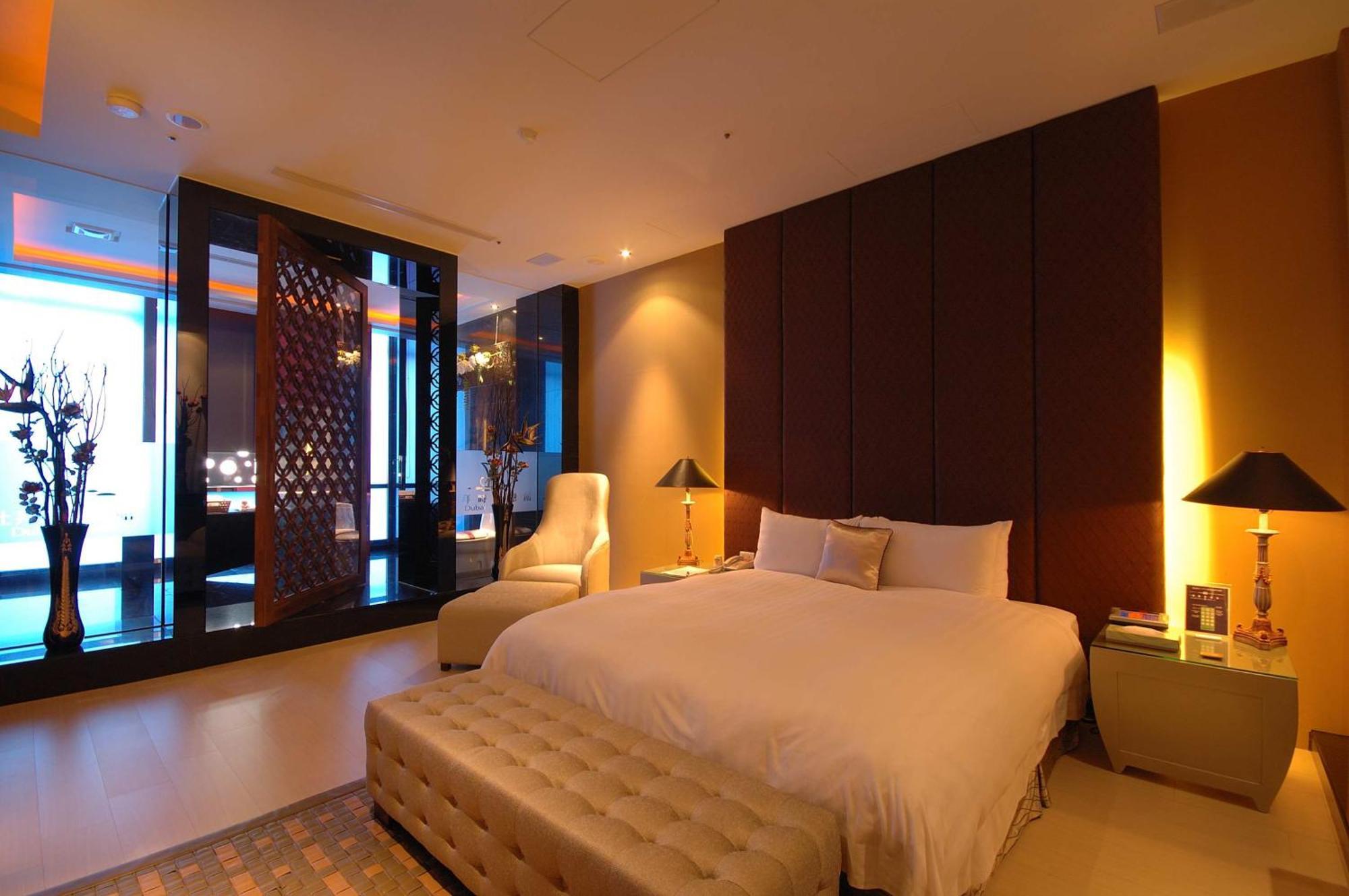 Dubai Motel Yilan Exterior foto