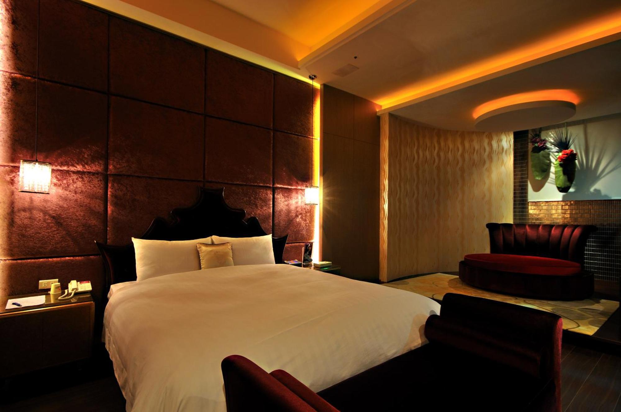 Dubai Motel Yilan Exterior foto