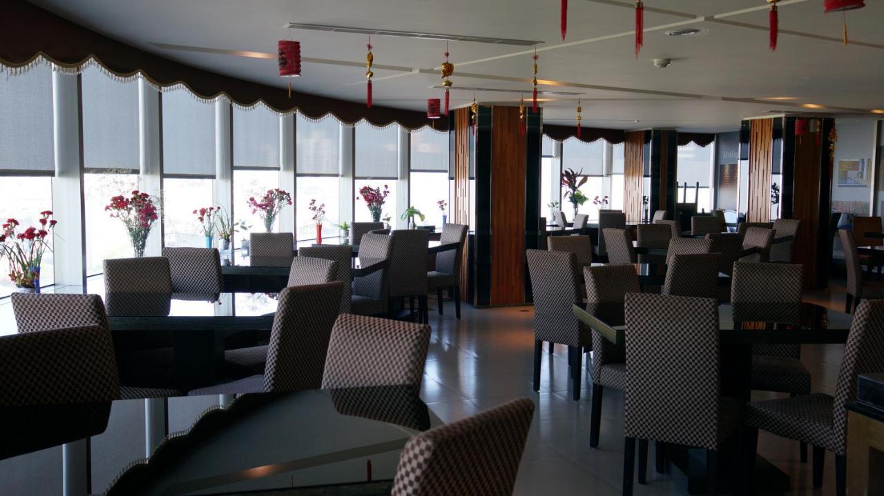 Dubai Motel Yilan Exterior foto